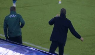 1737500811663067729.gif 布尤40.gif